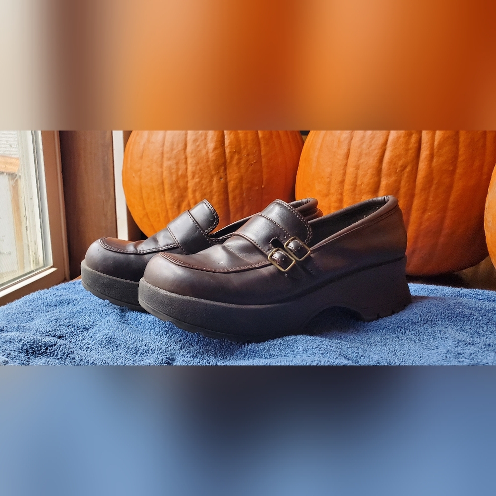 🍂Vtg Y2k LEI Brown Faux Leather Chunky Platform Slip On Loafers w/ Buckle 🍂